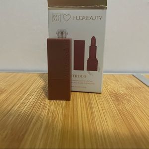 MINI Huda Beauty Power Bullet Matte Lipstick Interview
